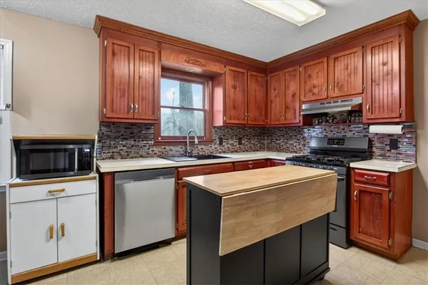 $420,000 | 1029 Laurel Lake Drive, Ball Ground, GA 30107