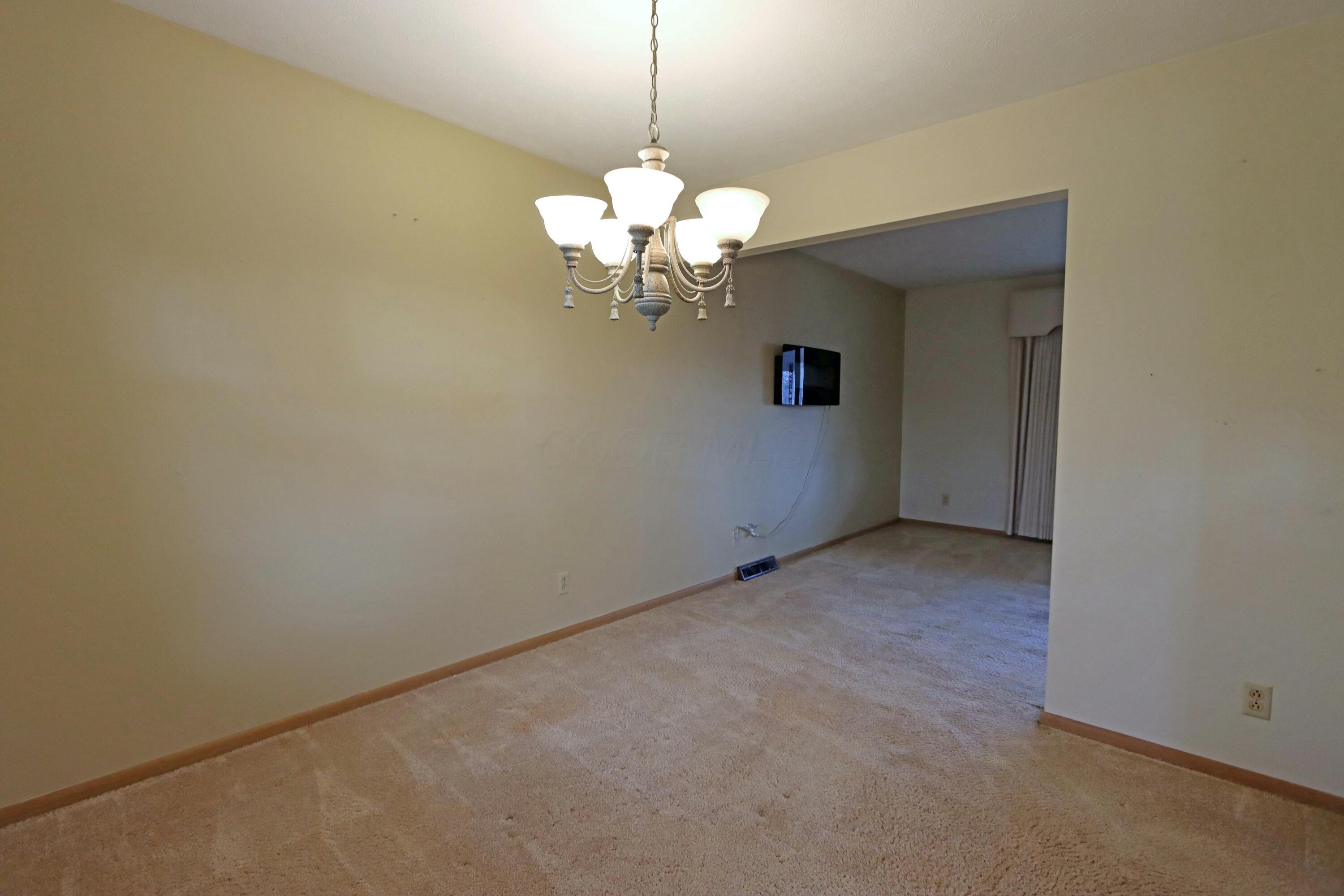 1335 Yorktown Road Columbus, OH 43232 - Photo 11 of 42 tempImage6Fys5i