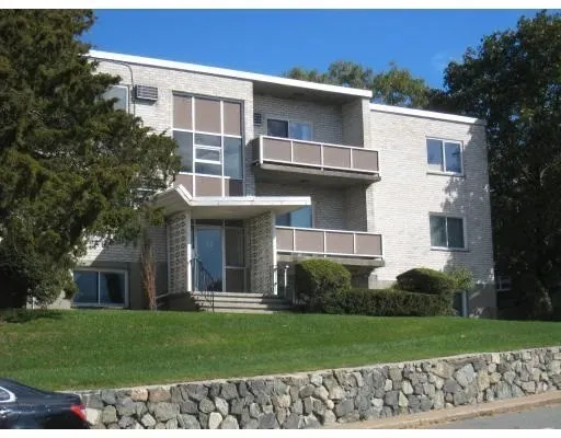 $2,400 | 29 Jacqueline Road, Unit E, Waltham, MA 02452