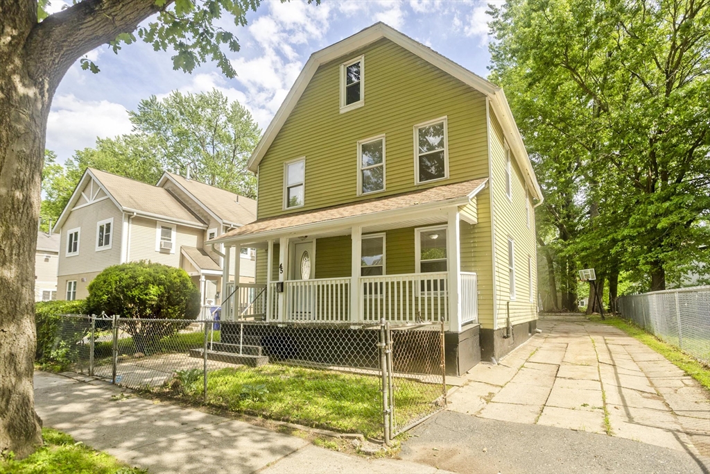 45 Orchard Street Springfield, MA 01107 - Photo 3 of 29