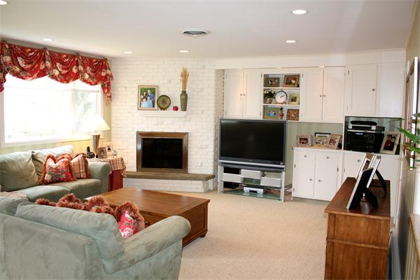 4 Dean Road Marblehead, MA 01945 - Photo 8 of 30