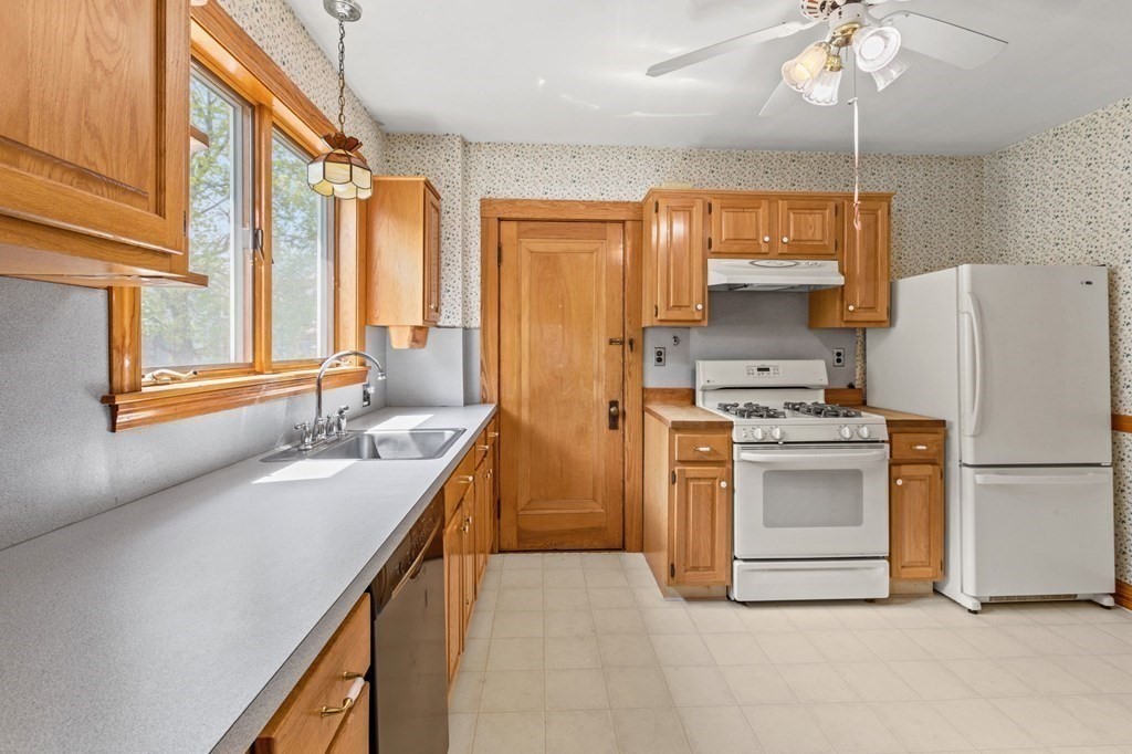 15 Menotomy Road Arlington, MA 02476 - Photo 20 of 36 Gallery Image 20
