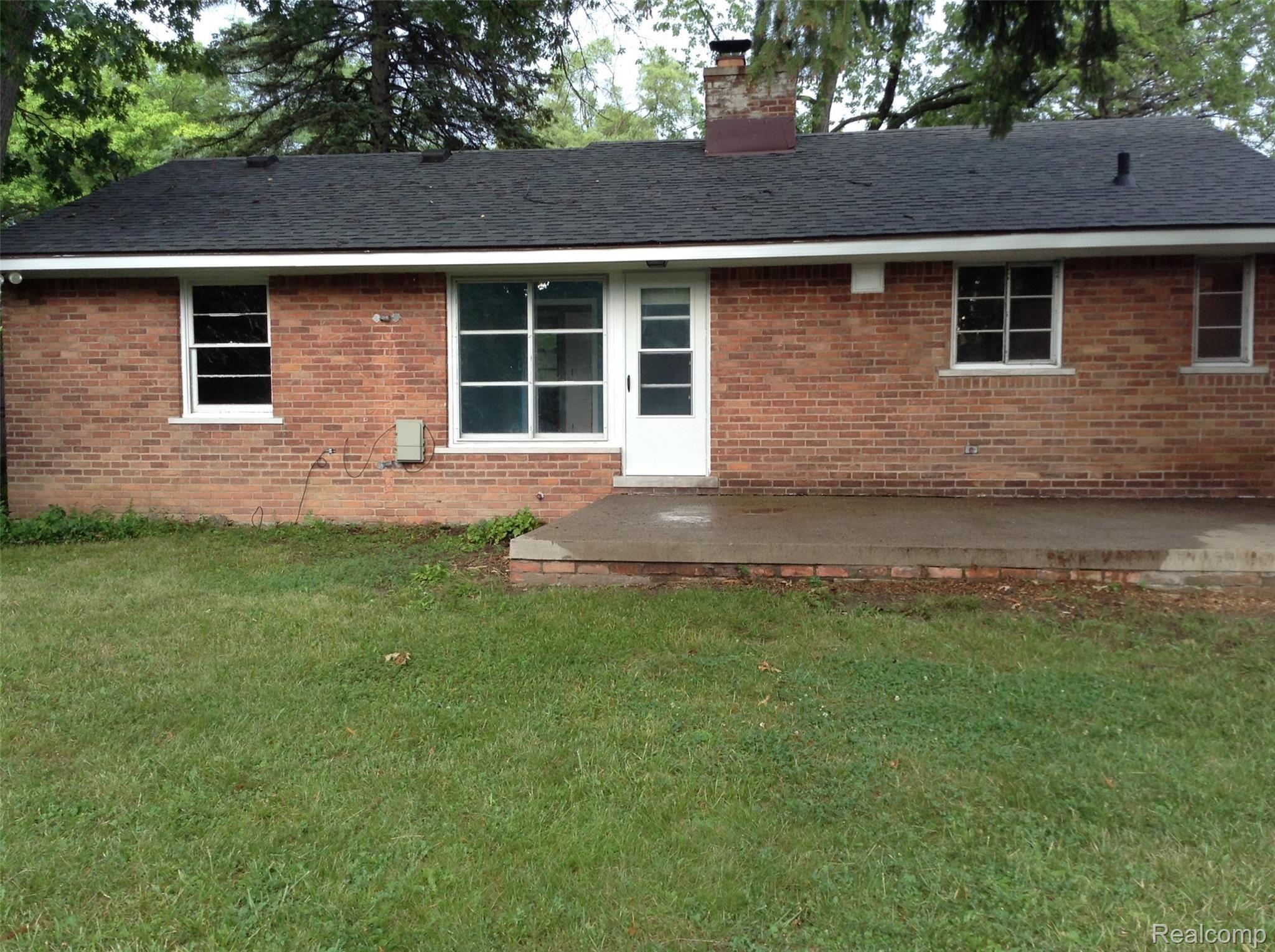 21101 Greenview Road Southfield, MI 48075 - Photo 4 of 28 28.jpg