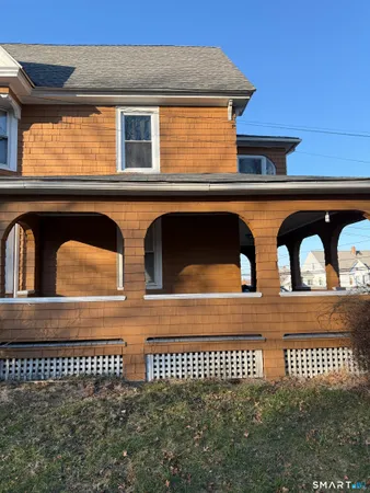 $385,900 | 93 Ocean Avenue, New London, CT 06320