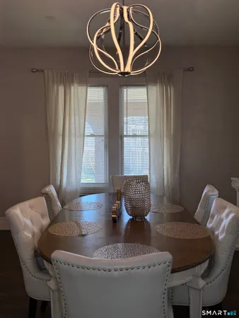 $385,900 | 93 Ocean Avenue, New London, CT 06320