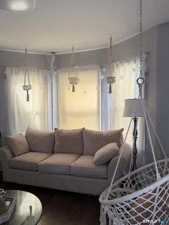 $385,900 | 93 Ocean Avenue, New London, CT 06320