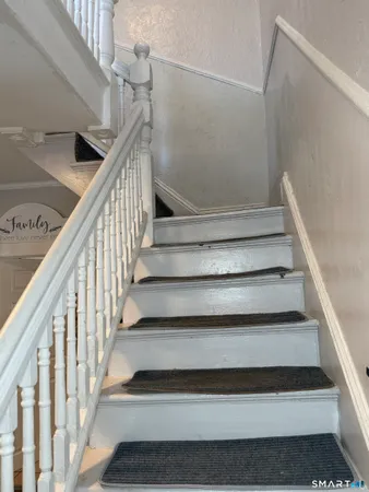 $385,900 | 93 Ocean Avenue, New London, CT 06320