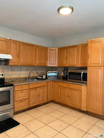 $385,900 | 93 Ocean Avenue, New London, CT 06320