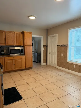 $385,900 | 93 Ocean Avenue, New London, CT 06320