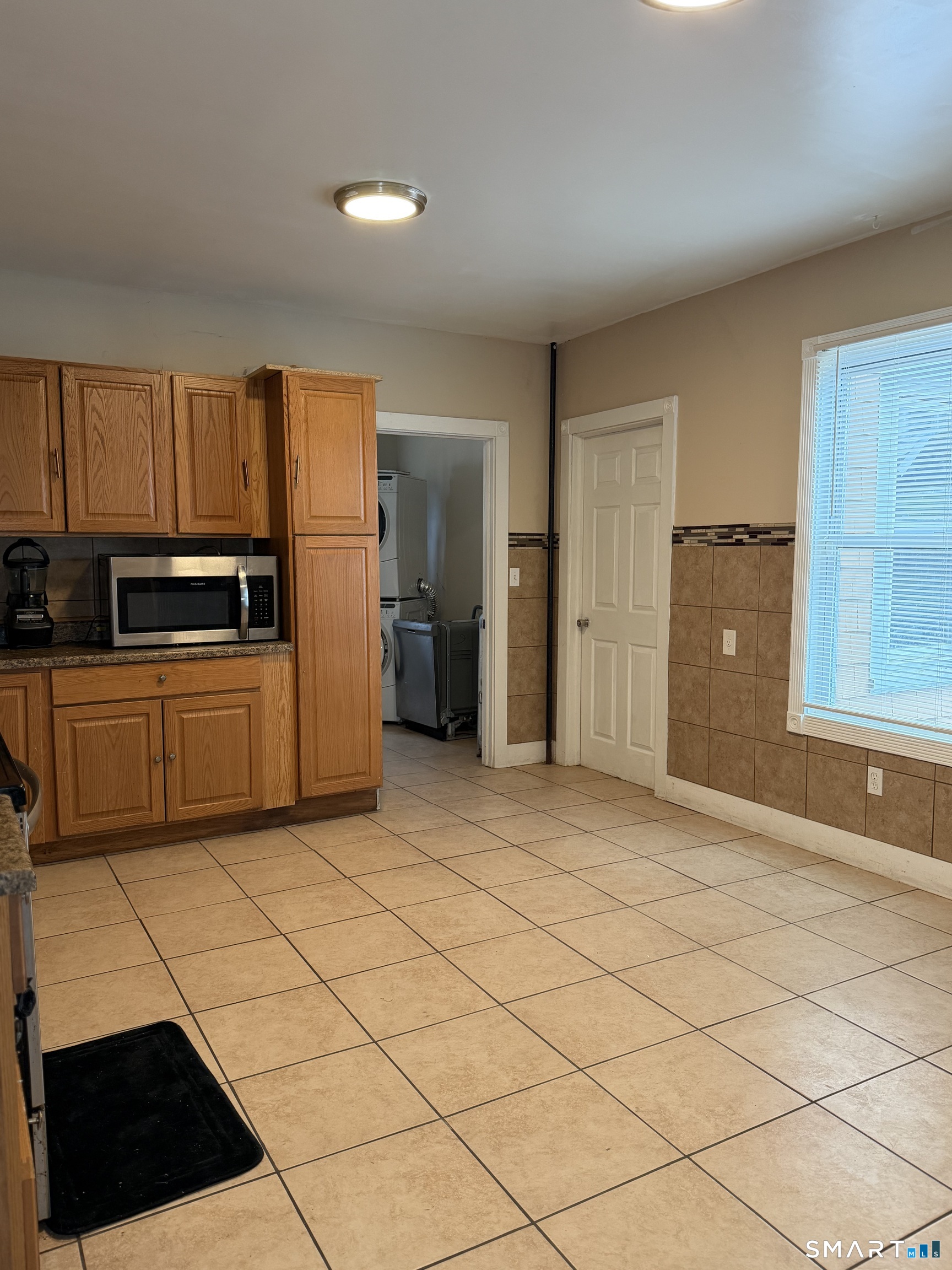 93 Ocean Avenue New London, CT 06320 - Photo 41 of 44