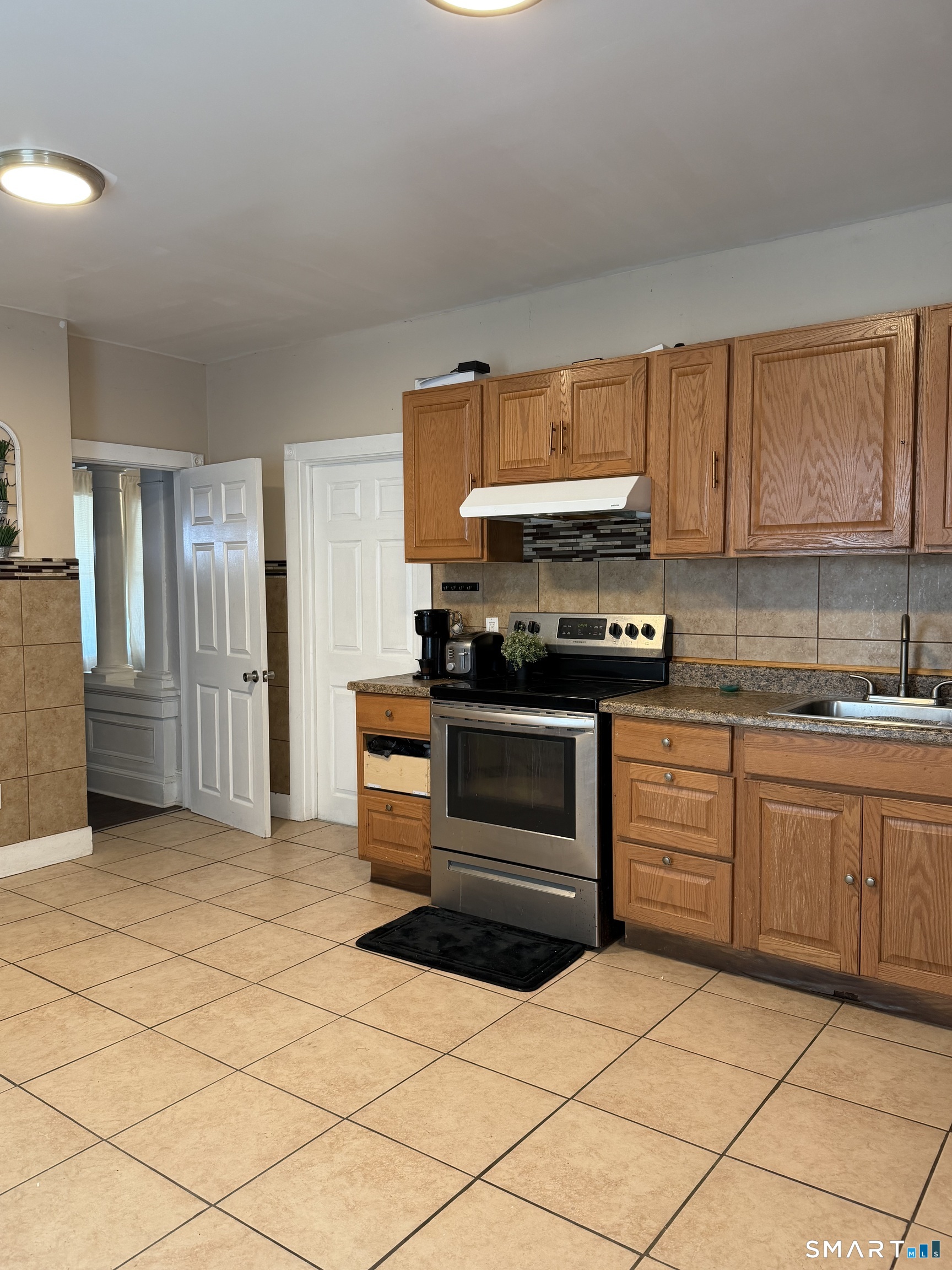 93 Ocean Avenue New London, CT 06320 - Photo 42 of 44