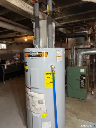 $385,900 | 93 Ocean Avenue, New London, CT 06320