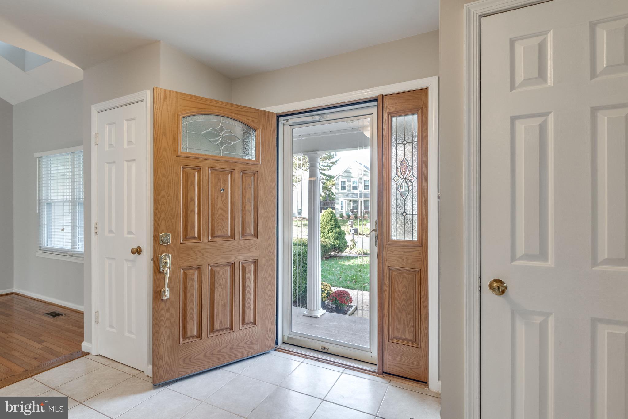 804 Potomac Ridge Court Sterling, VA 20164 - Photo 8 of 53 Gallery Image 8