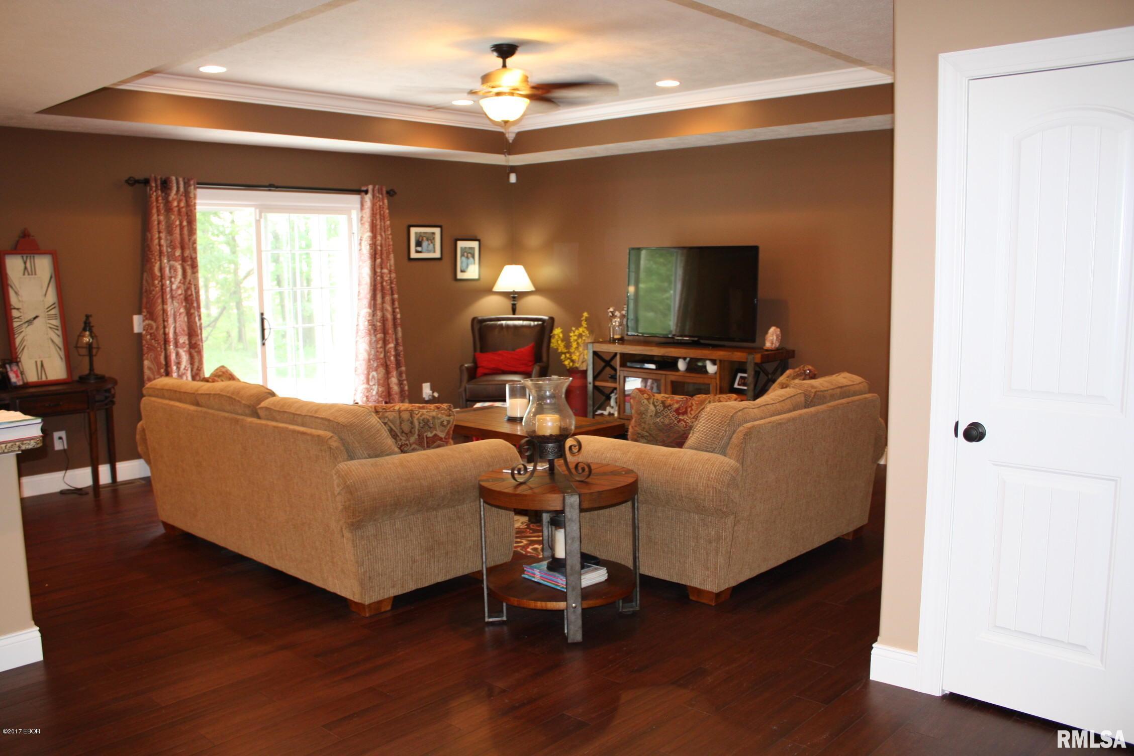 15733 Ciara Road Marion, IL 62959 - Photo 8 of 27 Gallery Image 8