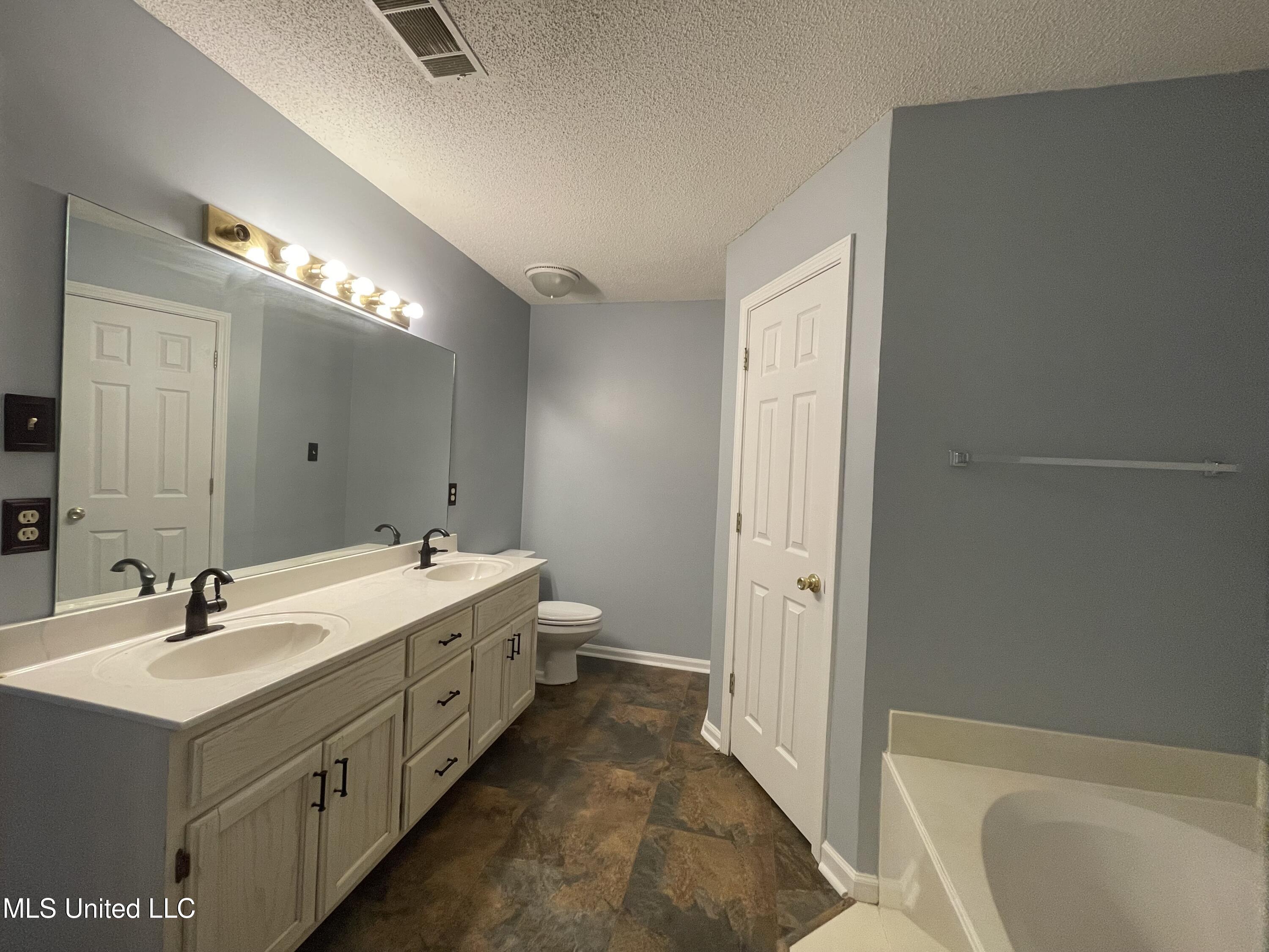 4699 Bell Ridge Cove Olive Branch, MS 38654 - Photo 12 of 28 IMG_1671