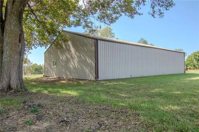 $495,000 | 40503 Highway 2, Garden City, MO 64747