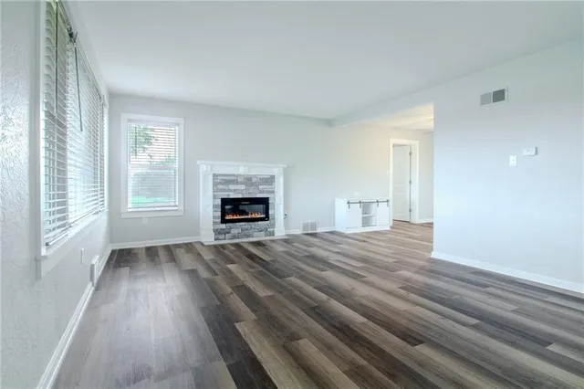 $495,000 | 40503 Highway 2, Garden City, MO 64747