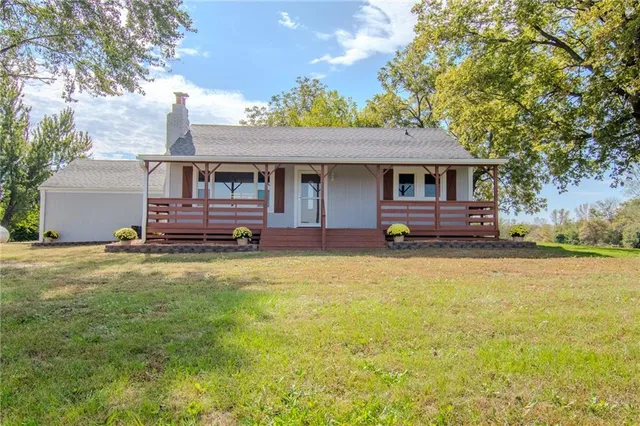 $495,000 | 40503 Highway 2, Garden City, MO 64747