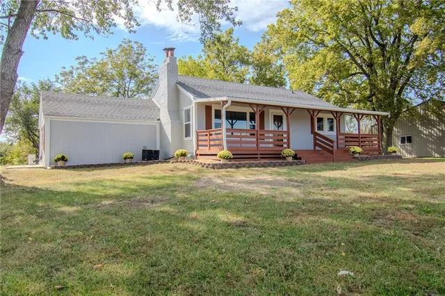 $495,000 | 40503 Highway 2, Garden City, MO 64747