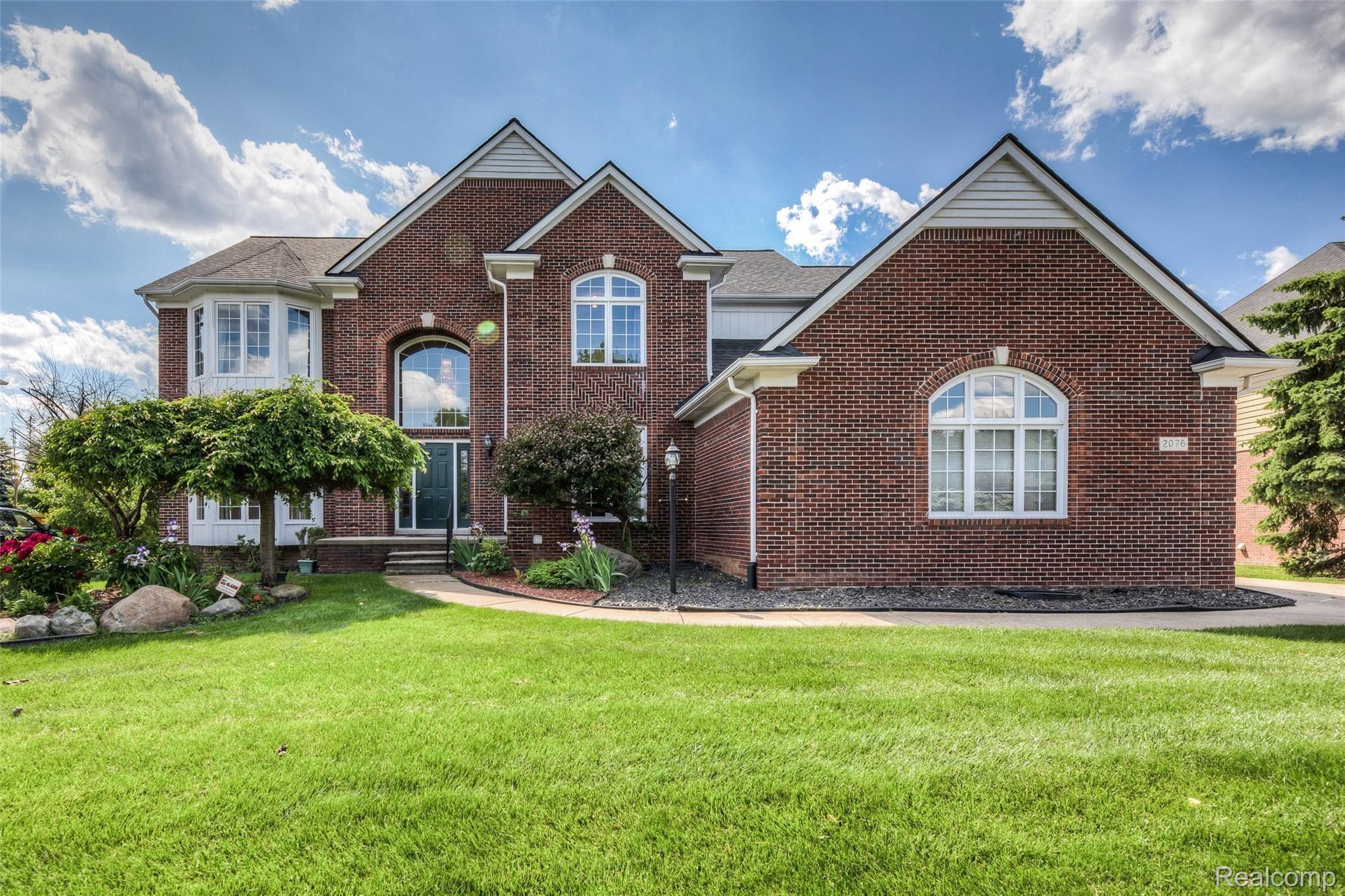 2076 Rookery Drive Rochester, MI 48309 - Photo 1 of 37 01 - Front.jpg
