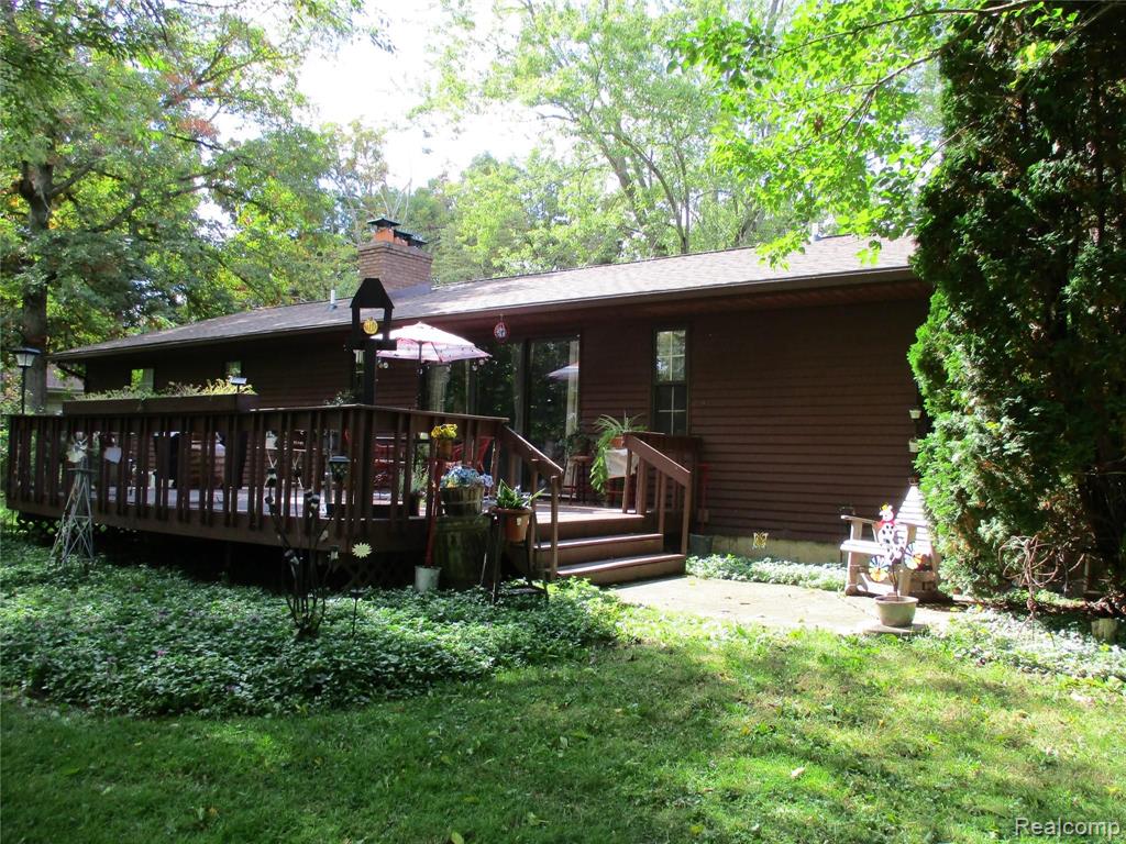 8475 Fletcher Road Grand Blanc, MI 48439 - Photo 3 of 20