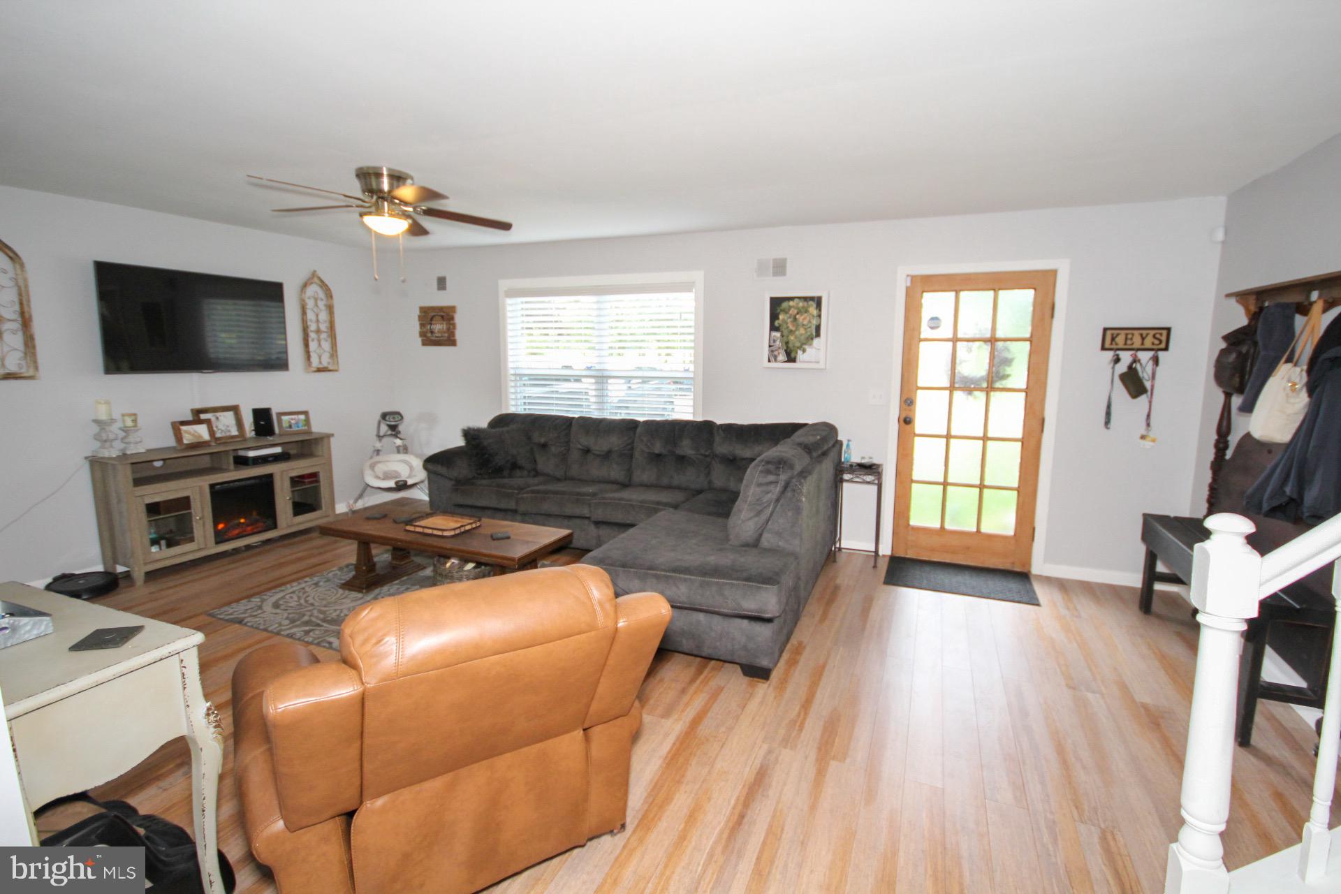 18 Palomar Road Sewell, NJ 08080 - Photo 6 of 44
