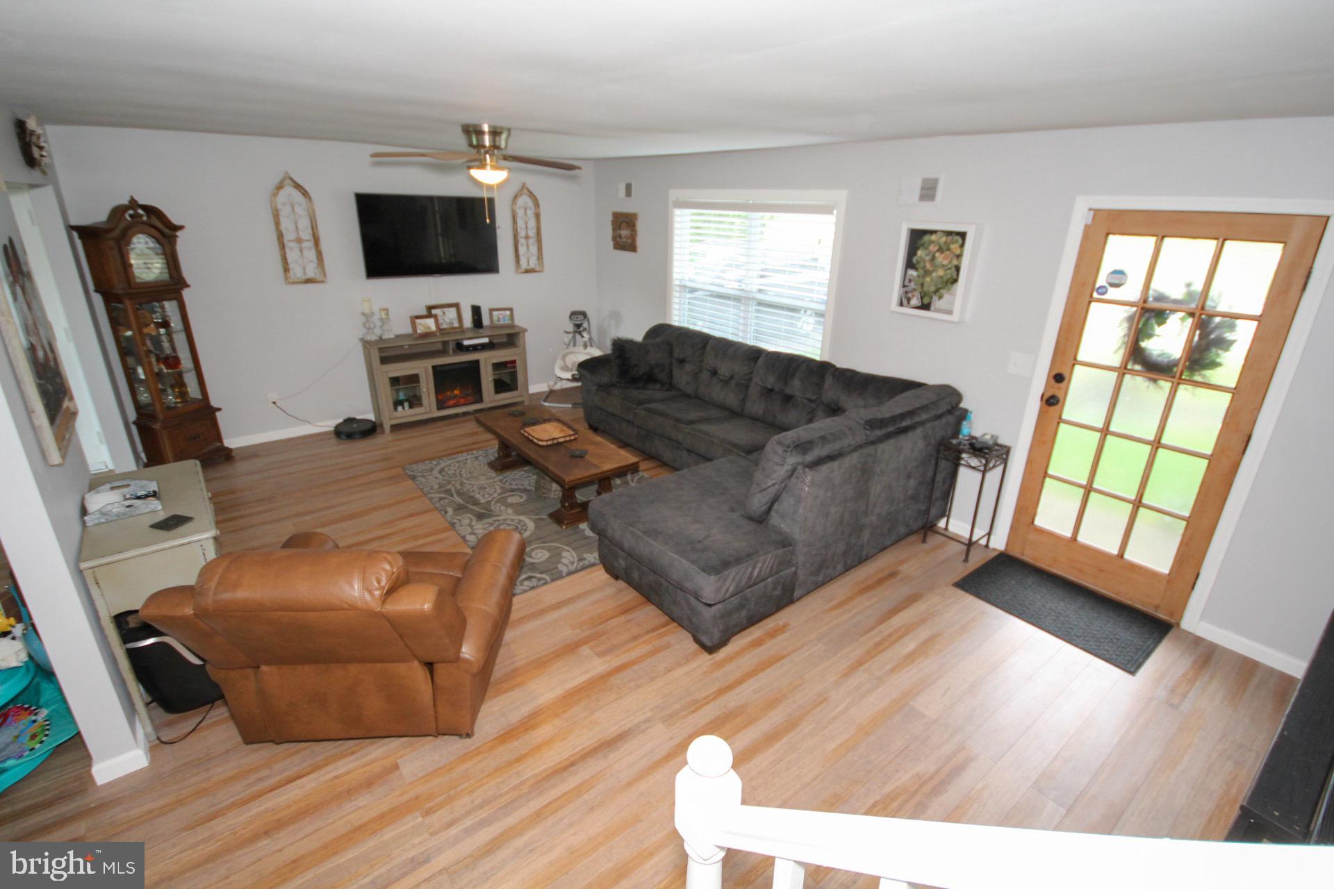18 Palomar Road Sewell, NJ 08080 - Photo 7 of 44