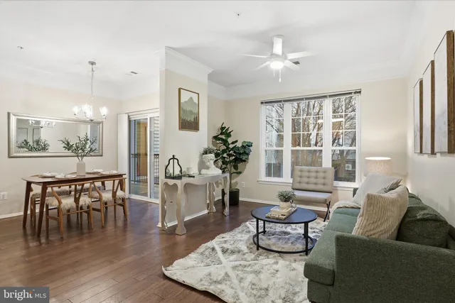 $569,900 | 1600 Spring Gate Dr., Unit 2204, McLean, VA 22102