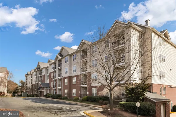 $550,000 | 1600 Spring Gate Dr., Unit 2204, McLean, VA 22102