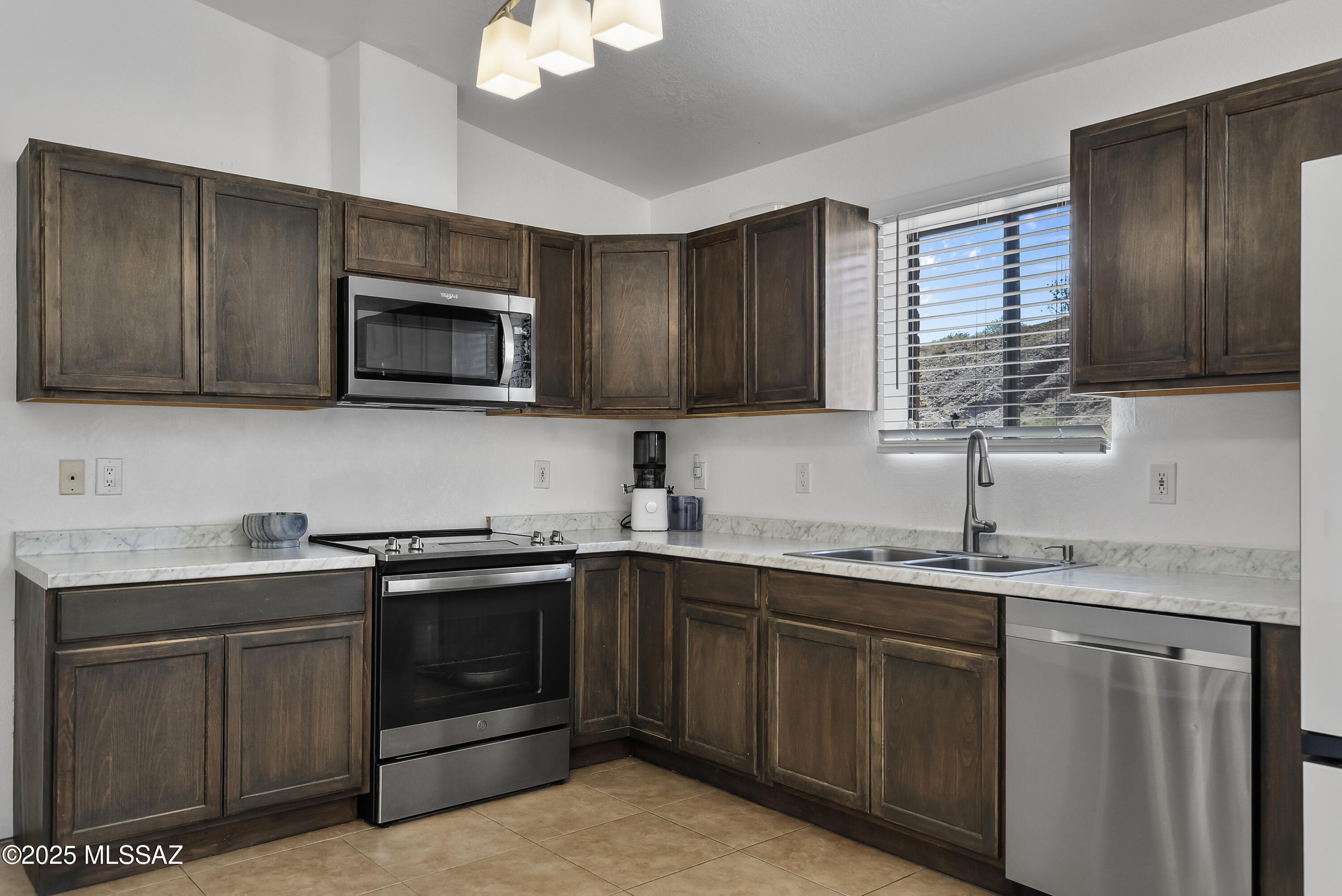 1025 Oil Court Rio Rico, AZ 85648 - Photo 14 of 27