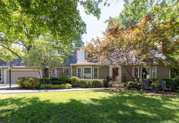 $775,000 | 3921 West 58th Street, Fairway, KS 66205