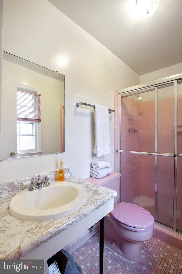 1923 Hull Road Vienna, VA 22182 - Photo 19 of 31 Master bathroom