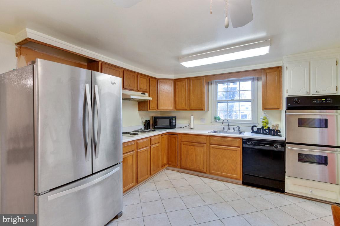 1923 Hull Road Vienna, VA 22182 - Photo 6 of 31 Kitchen with newer Refrigerator & Double Ovens