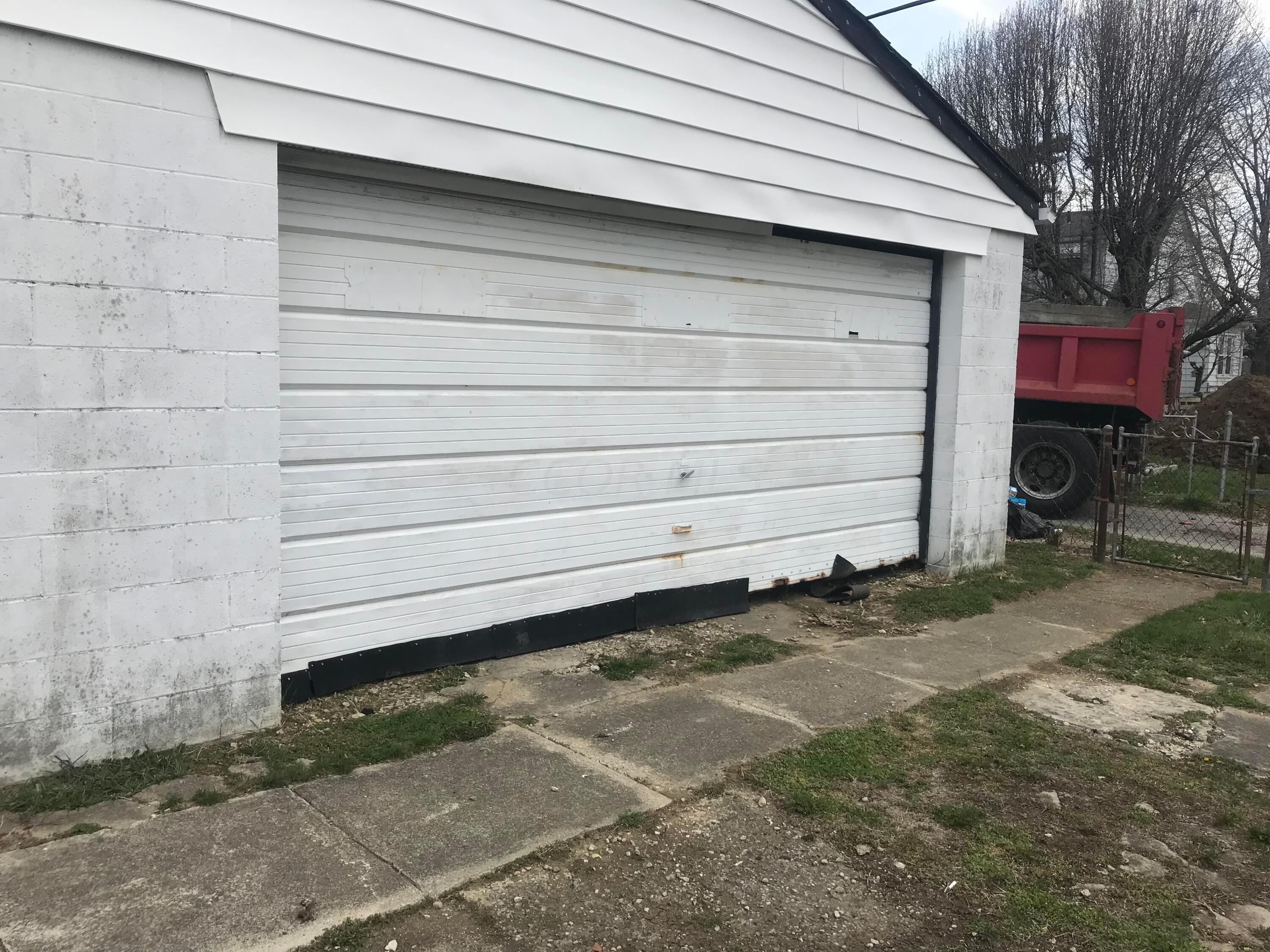 468 Derrer Road Columbus, OH 43204 - Photo 4 of 22 Photo Apr 11, 11 18 17 AM
