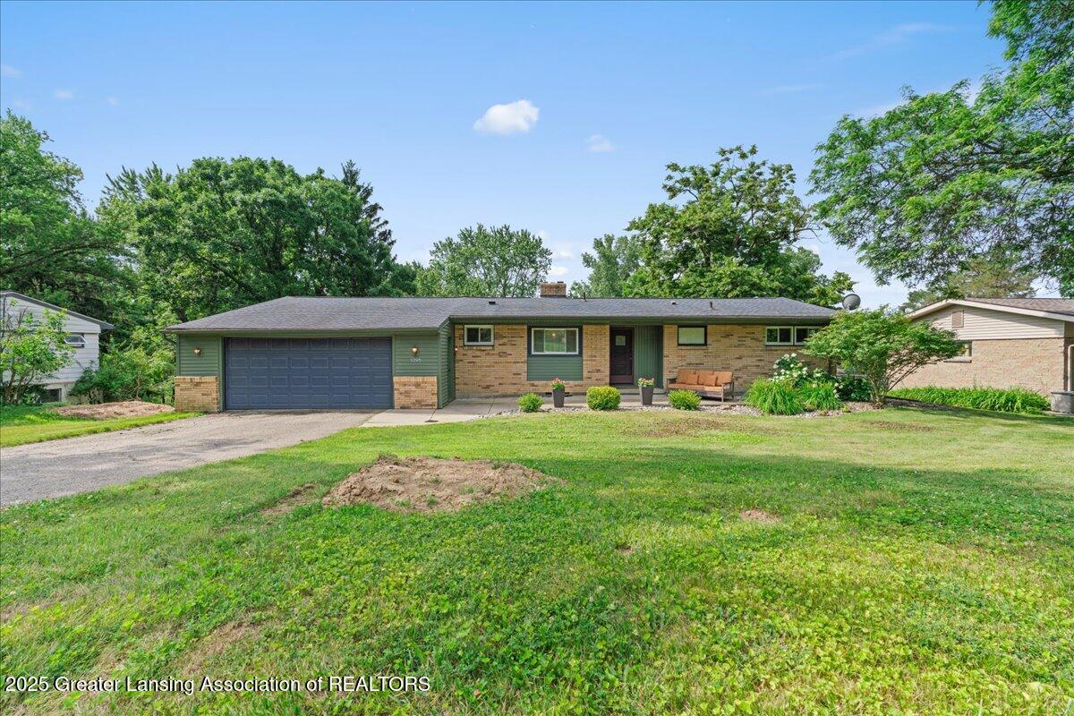 1395 Biscayne Way Haslett, MI 48840 - Photo 4 of 43 11-Media Jett - 11