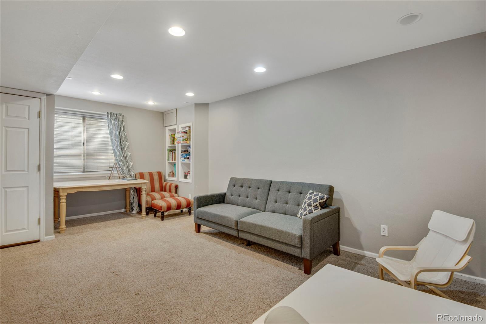 9847 Mulberry Way Highlands Ranch, CO 80129 - Photo 27 of 34 Gallery Image 27