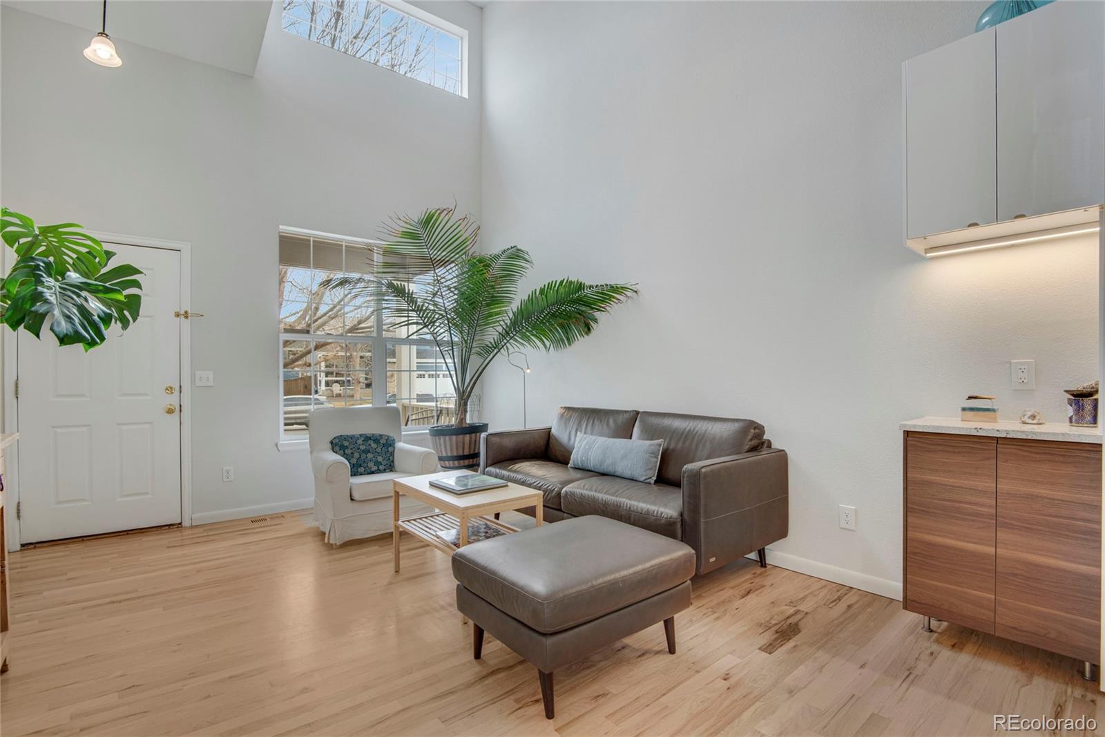 9847 Mulberry Way Highlands Ranch, CO 80129 - Photo 5 of 34 Gallery Image 5