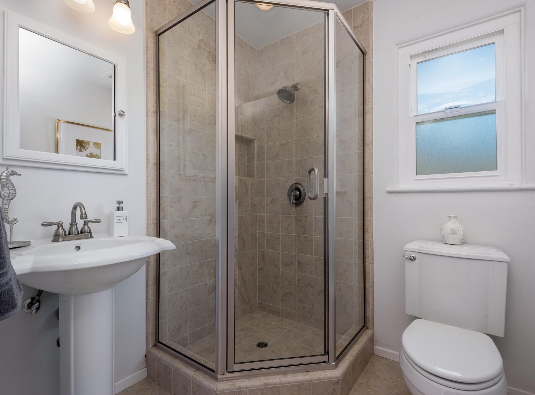 2166 East Valley Road Montecito, CA 93108 - Photo 13 of 16 Bathroom 2