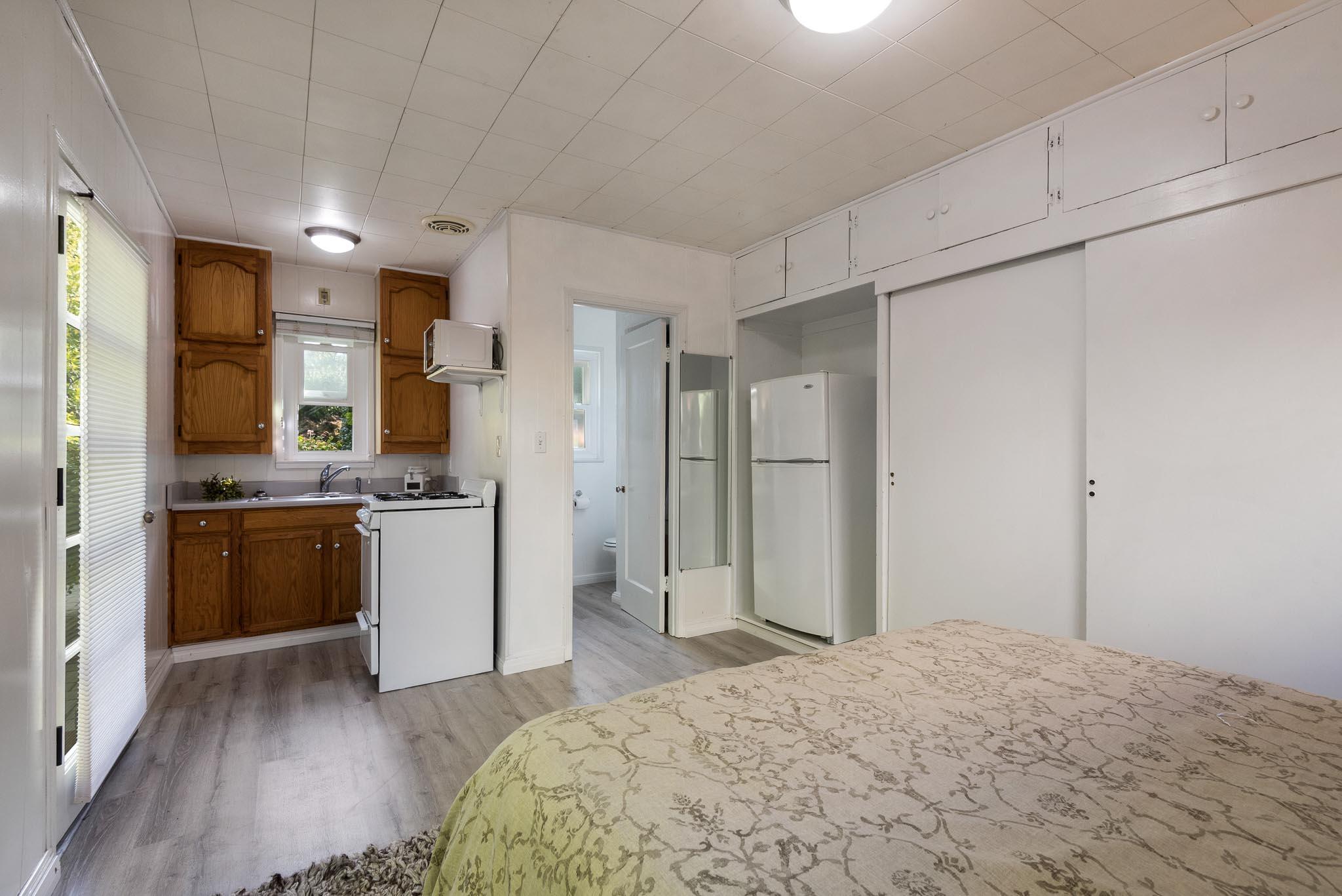 2166 East Valley Road Montecito, CA 93108 - Photo 15 of 16 Studio