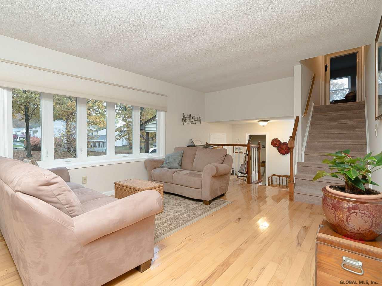 34 Riesling Road Colonie, NY 12309 - Photo 5 of 26 Photo 5