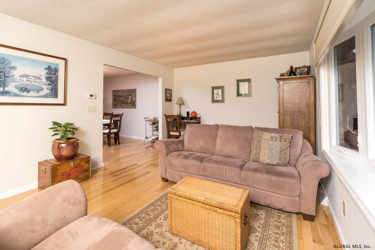 34 Riesling Road Colonie, NY 12309 - Photo 6 of 26 Photo 6