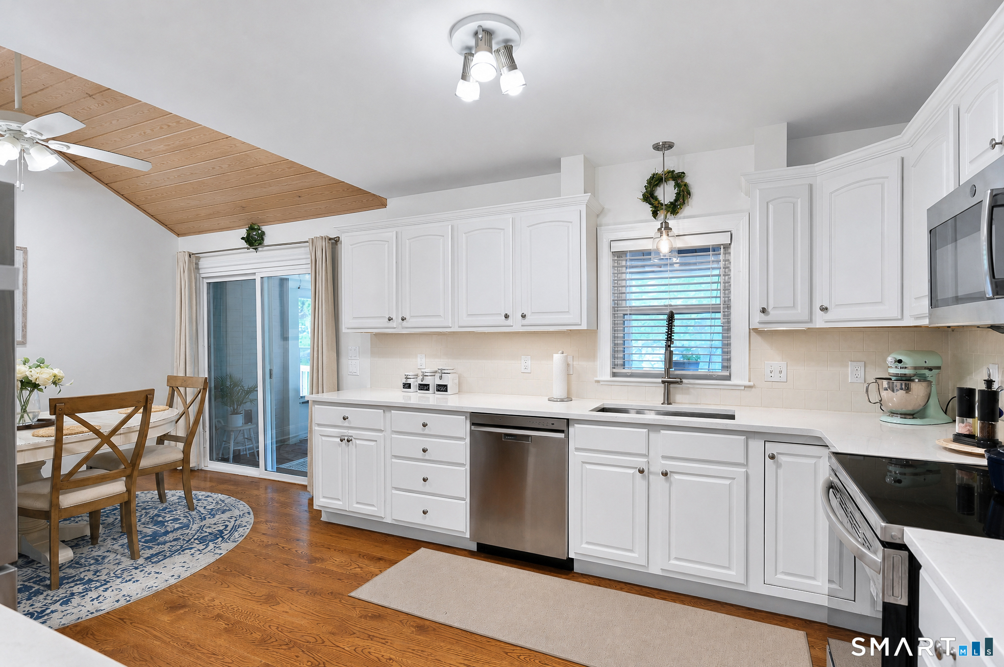 30 Maple Ave Extension Bethel, CT 06801 - Photo 6 of 40