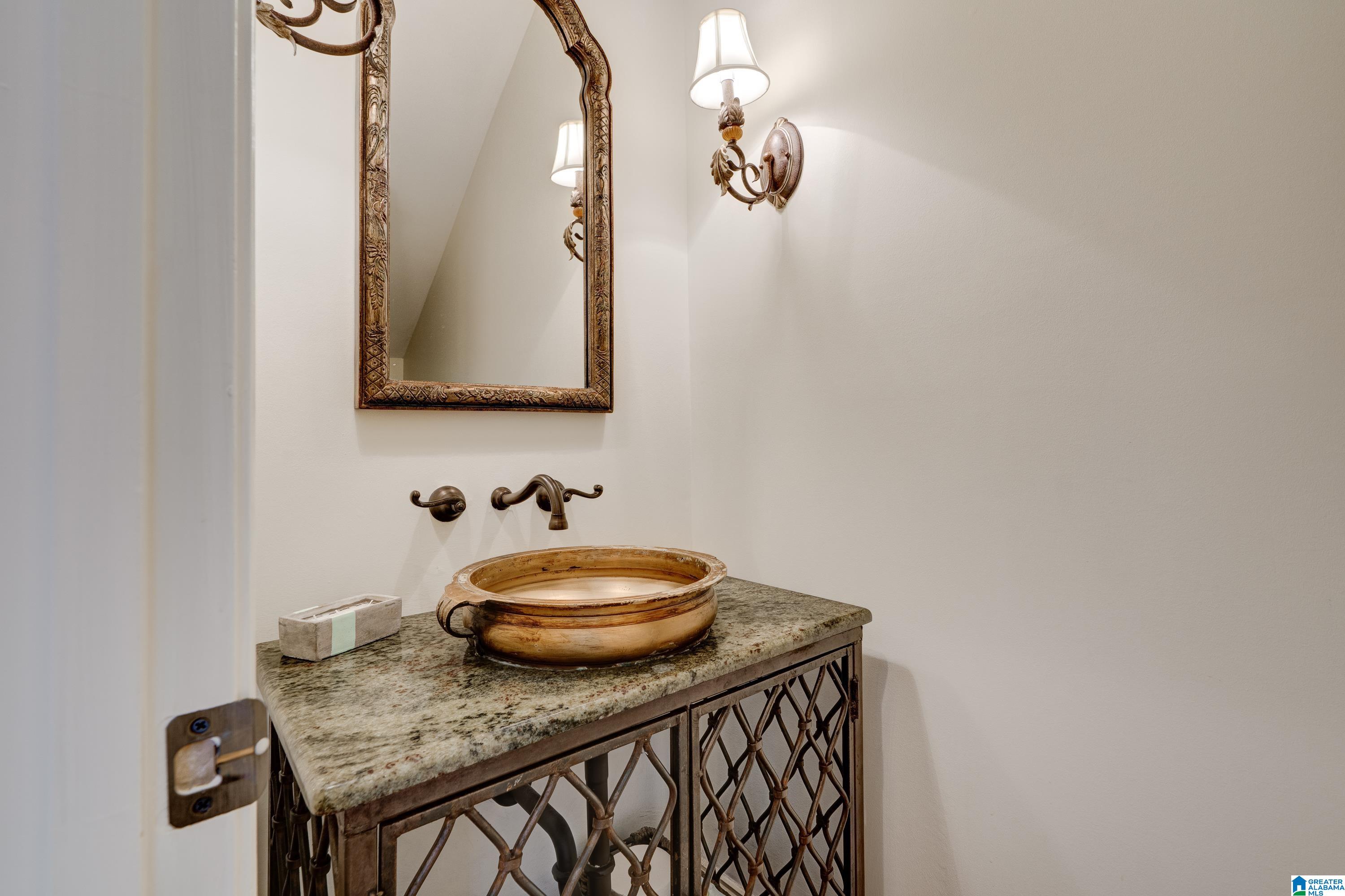 1810 Kensington Road Birmingham, AL 35209 - Photo 24 of 49
