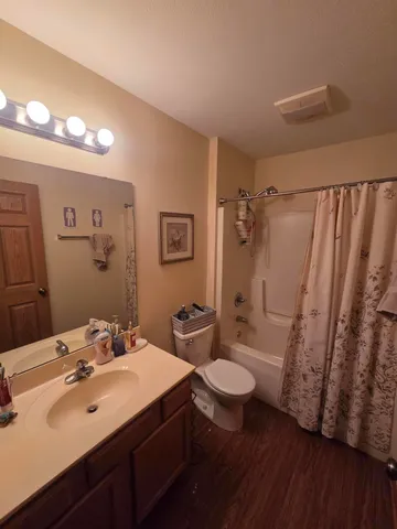 $218,800 | 1826 Finney Drive, Valparaiso, IN 46383