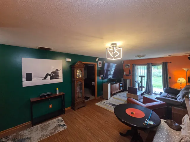 $218,800 | 1826 Finney Drive, Valparaiso, IN 46383