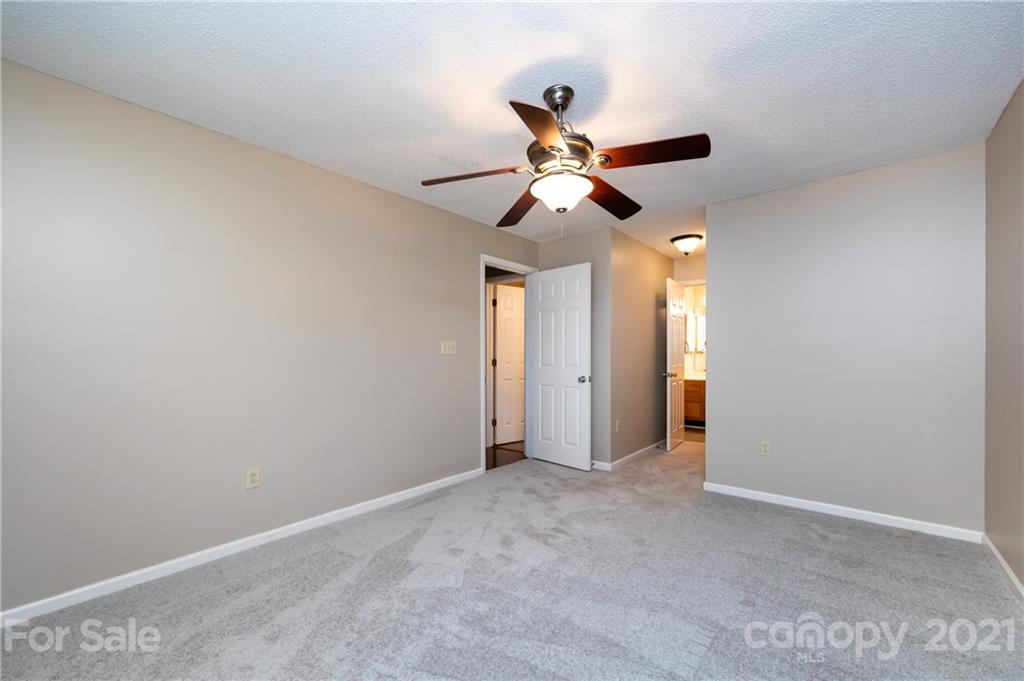 5003 Sharon Road, Unit G Charlotte, NC 28210 - Photo 28 of 42 a view of an empty room