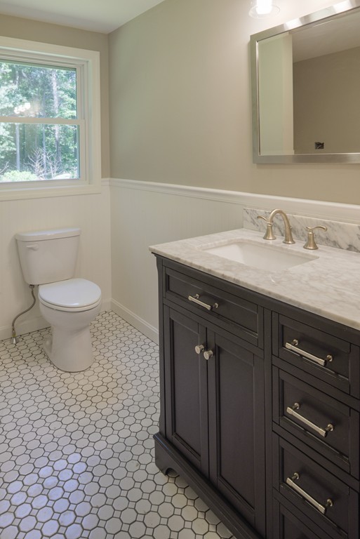 11 A Lakeshore Road Boxford, MA 01921 - Photo 15 of 29
