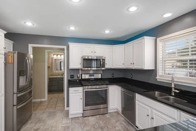 $369,900 | 3094 Sundown Lane, Saginaw, MI 48603