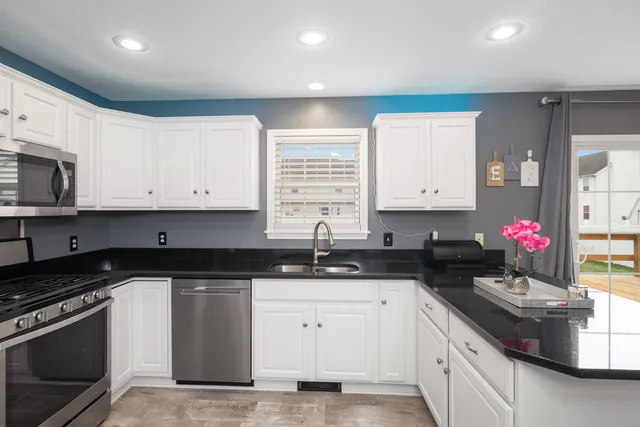 $369,900 | 3094 Sundown Lane, Saginaw, MI 48603