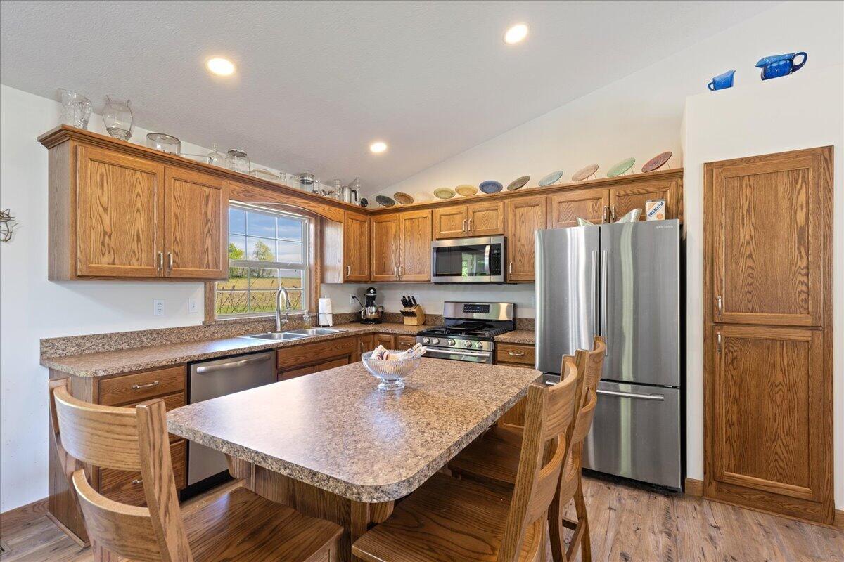 Kitchen w/ Island